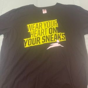 NWT Mens black and green tshirt